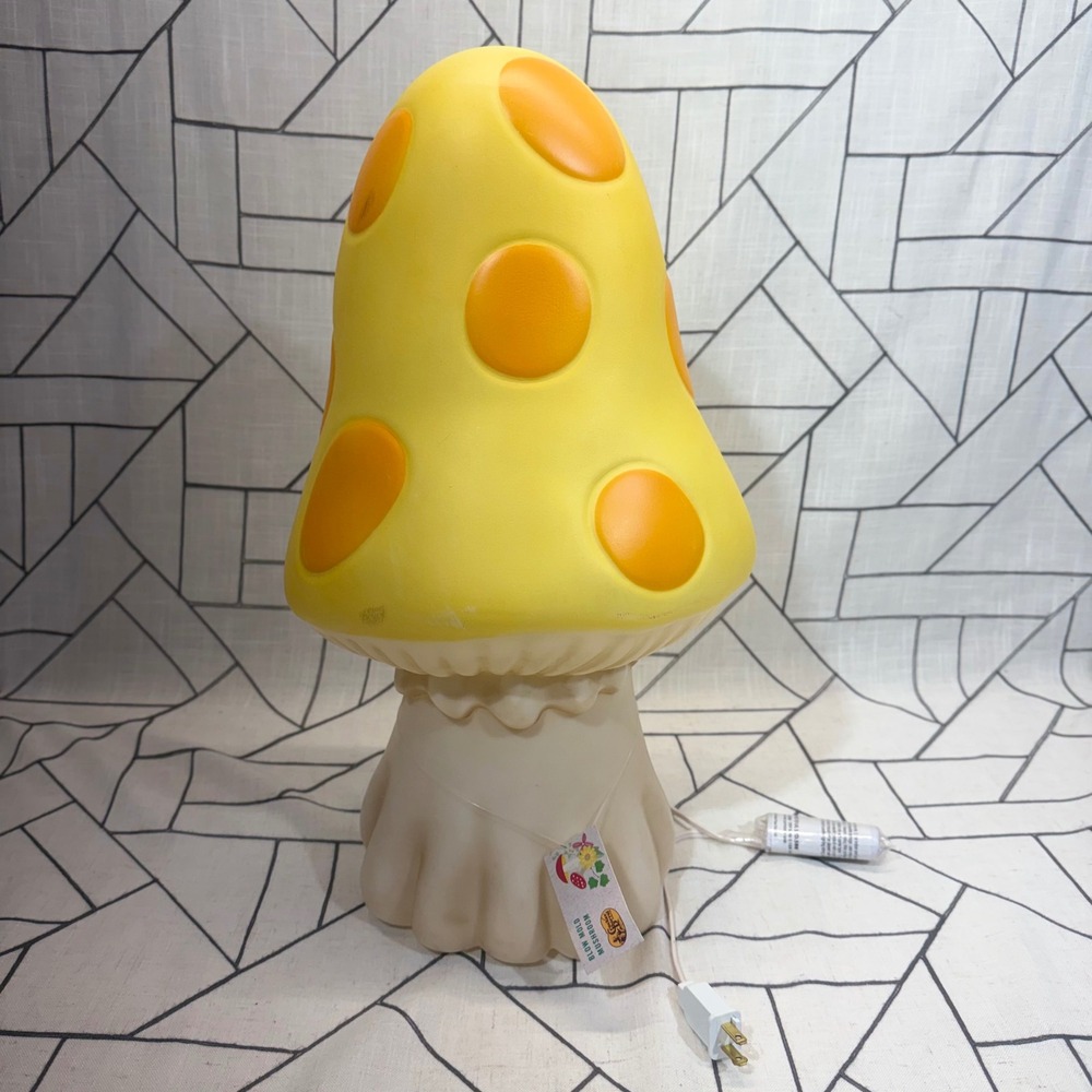 Cracker Barrel Blow Mold Mushroom Lamp OS Yellow Orange Polka Dot Light